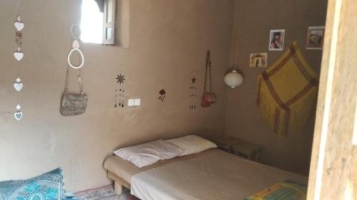 M'Hamid El Ghizlane Apartment | Pet-Friendly Retreat at Dar lhou: Perfect for Families