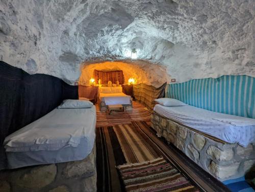 Mareth House | Discover Dar Fatma Toujane: Pet-Friendly Retreat with Hot Tub