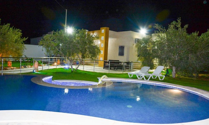 Erriadh House | Dar Lotfi: Guest Rated 9/10 with Pool & Pet-Friendly Perks