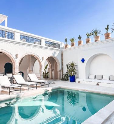 Erriadh House | Unforgettable Stay at Dar Naël - Oceanfront with Pool