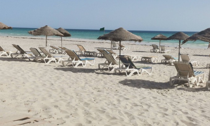 Playa Sidi Mehrez Hotel | Explore Relaxation at Dar Salem: Pool, Spa & Family-Friendly