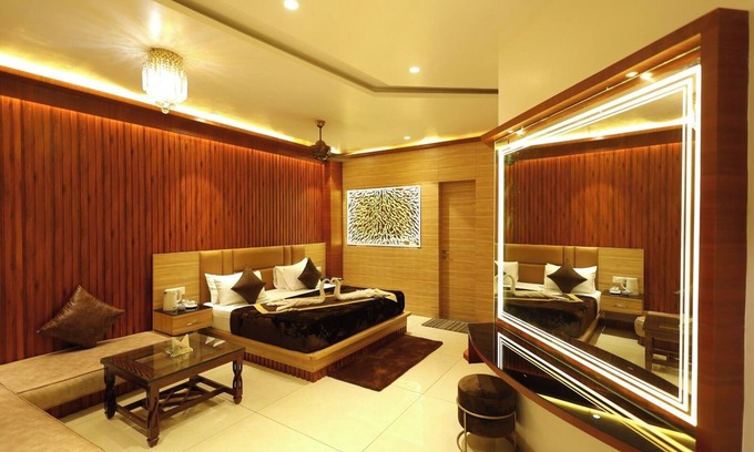 Bareilly Hotel | Darbar E Khas