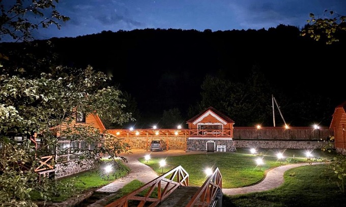 Transcarpathia Apartment | Darino: Guest Rated 10/10 with Pool and Pet-Friendly Perks