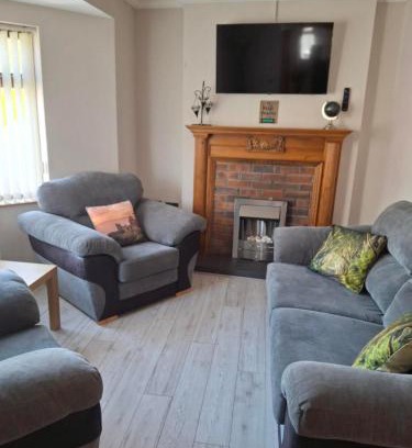 Ballymoney House | Charming Dark Hedges Cottage: Guest Rated 9/10 with Breakfast