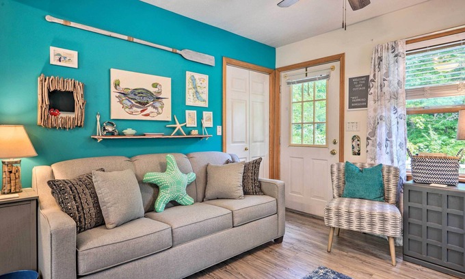 North East Cottage | Delightful Darling Cottage - Steps from Lake Erie Beach!