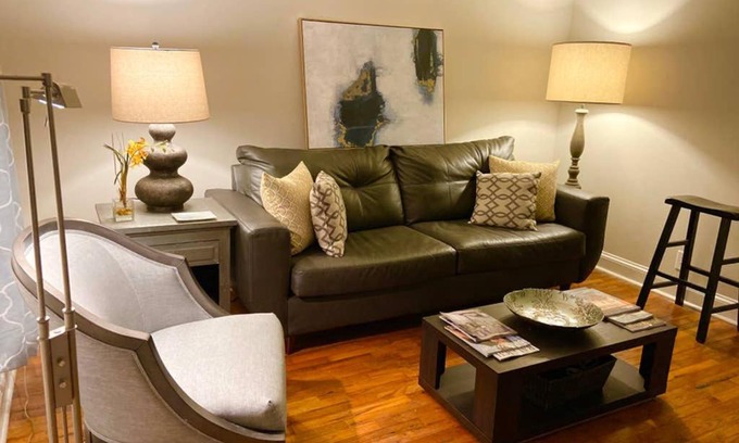 University Park Apartment | Discover Darling Cottage: Family-Friendly Retreat Awaits