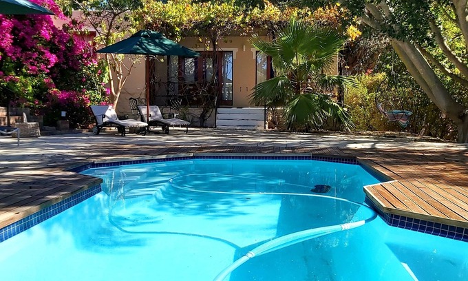 Darling House | Delightful Darling Lodge Guest House with Pool & Breakfast