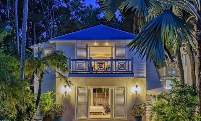 Historic Seaport Cottage | Experience the Charm of Darling of Duval Estate Cottage