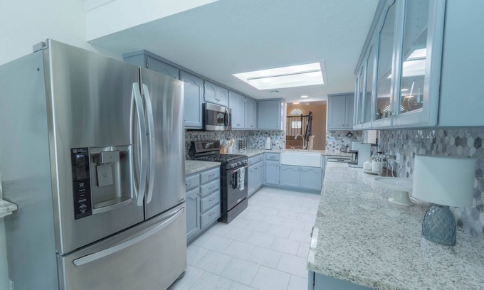 South Tulsa House | Darlington Blue Gem: Family Retreat with Pool & Spa