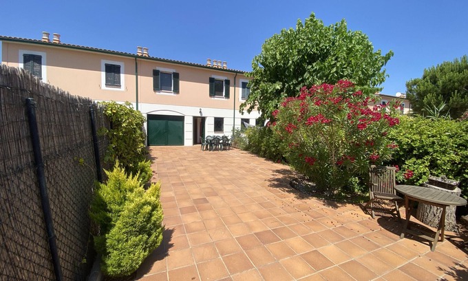 Mas Pinell Ski Chalet | Beachfront Oasis: Daró 3D with Pool and Ocean Views