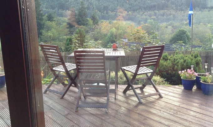 Invermoriston Bed & Breakfast | Cozy Darroch View B and B: Rated 9/10 with Breakfast Included