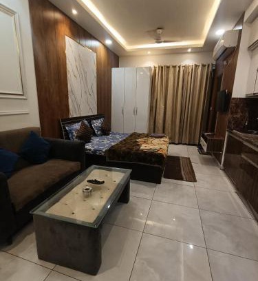 Noida Apartment | Perfect Pet-Friendly Stay at Darshana Studios - 10/10 Rated