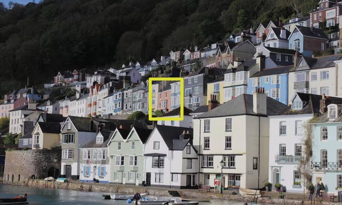 Dartmouth Apartment | Dartmouth Apt with River Views & Parking Permit
