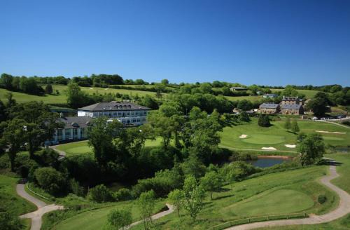 Totnes Cabin | Relax at Dartmouth Green Lodges with Oceanfront Amenities
