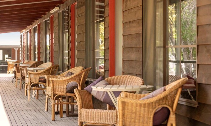 Dartmouth Hotel | Pet-Friendly Dartmouth Motor Inn with Family Amenities