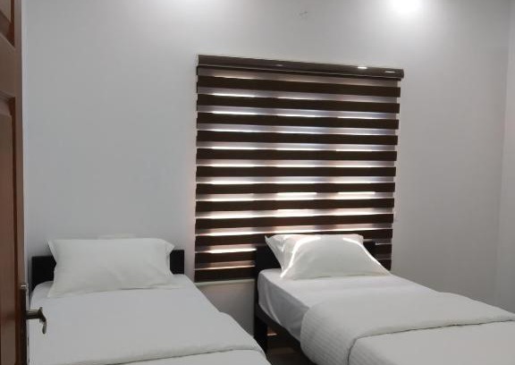 Kochi Apartment | Darurahma: Family-Friendly Stay with Pet and Hot Tub Options