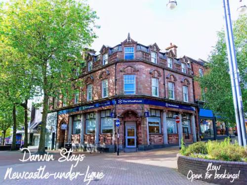 Newcastle-Under-Lyme Apartment | Comfortable Darwin Stays: Ideal Kitchen Accommodation in Newcastle