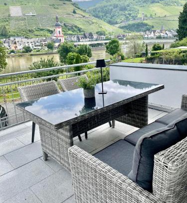 Kaimt Apartment | Experience DAS AMBIENTE II: Guest Rated 9.8 with Ocean Views
