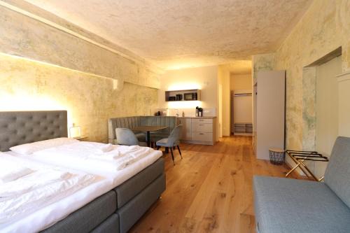 Kaufbeuren Hotel | Discover Das Fischer Boardinghouse KF: Pet & Child Friendly Stay