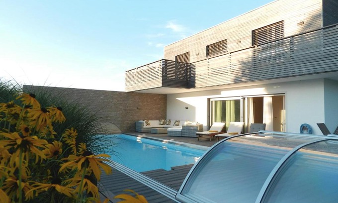 Altmuenster House | Experience Das Grasberghaus: Family-Friendly Retreat with Pool