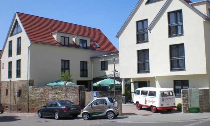 Tauberbischofsheim Hotel | Cozy Das kleine Amtshotel: Pet-Friendly with Great Dining