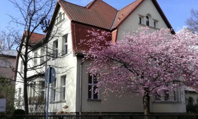 Weimar Hotel | Relax at Das Kleine Hotel Weimar: Spa & Breakfast Included