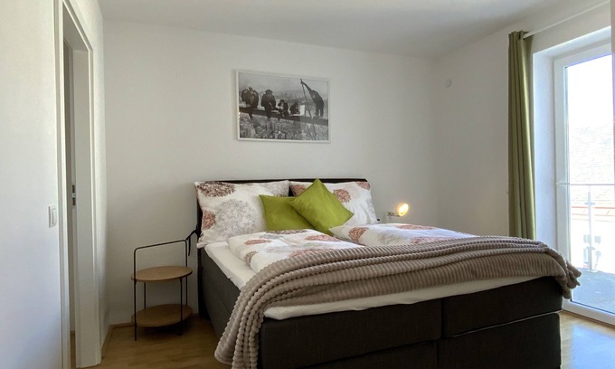 Leopoldstadt Apartment | Discover Das Kunsthaus and Hundertwasserhaus Nearby!