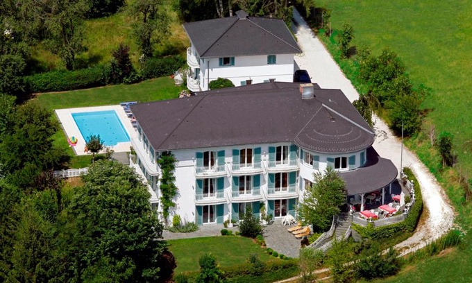 Goritschach House | Relaxing Das Landhaus Hauptmann with Private Beach Access