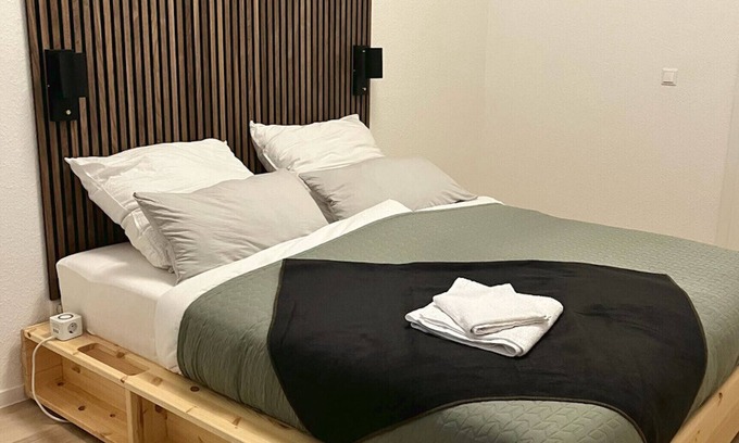 Suedvorstadt Apartment | Discover Das Le-host: Stylish 2-Room Apartment & Breakfast