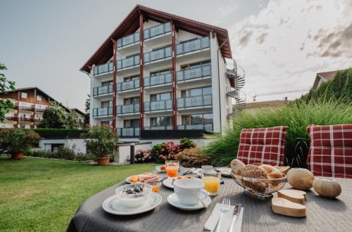 Safferstetten Hotel | Pension Maximilian: Oceanfront Retreat with Spa & Dining