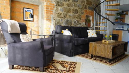Neuburg am Inn Apartment | Pet-Friendly Das Neukirchen Inn with Impressive 9.2/10 Rating