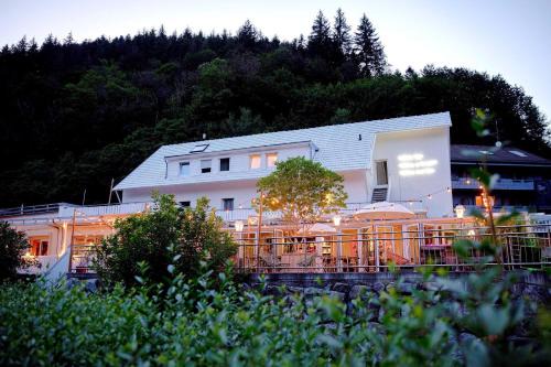 Hornberg Hotel | Experience DAS SCHÖNE LEBEN Pop-Up Hotel with Ocean Views