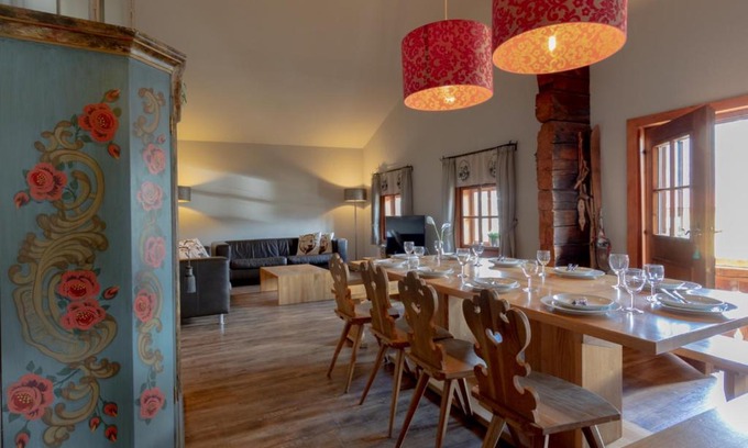 Furth House | Discover Das Schmiedhaus: Family-Friendly 4-Star Retreat