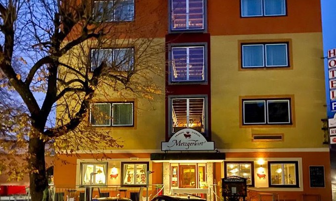 Frischg Hotel | Discover Das Stadler - Metzgerwirt: Pet-Friendly Retreat