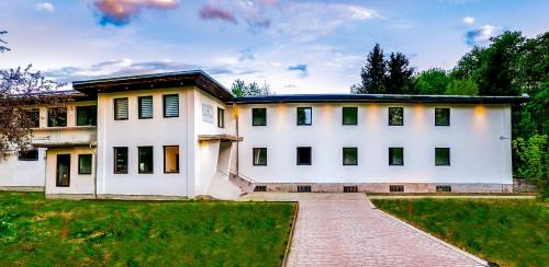 Friedrichsbrunn House | Unforgettable DAS TANN Rooms & Wine with Gourmet Breakfast