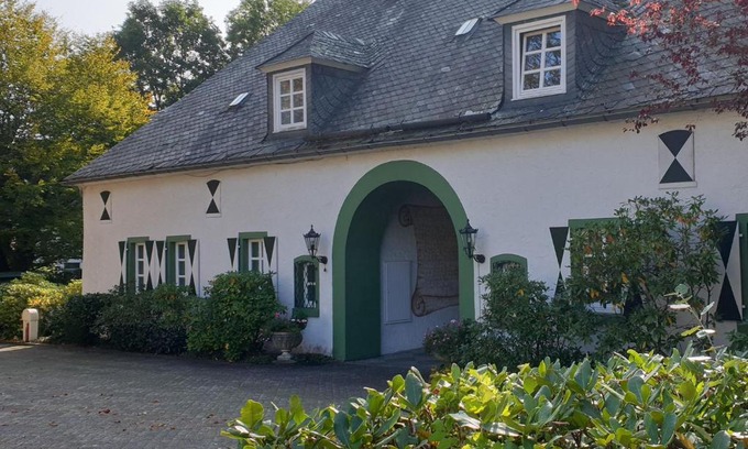 Nuttlar Apartment | Discover Das Torhaus at Schloss Schellenstein - Family-Friendly