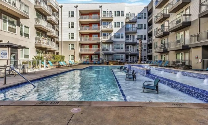 Richardson Apartment | Elegant 1BR Suite with Pool, Gym & Top Rated by Guests
