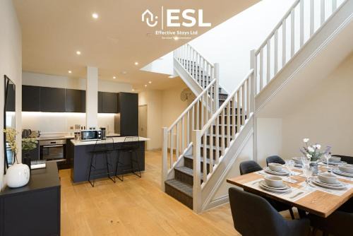 Shrewsbury Apartment | Modern 2 Bedroom Duplex Apartment with Free Parking