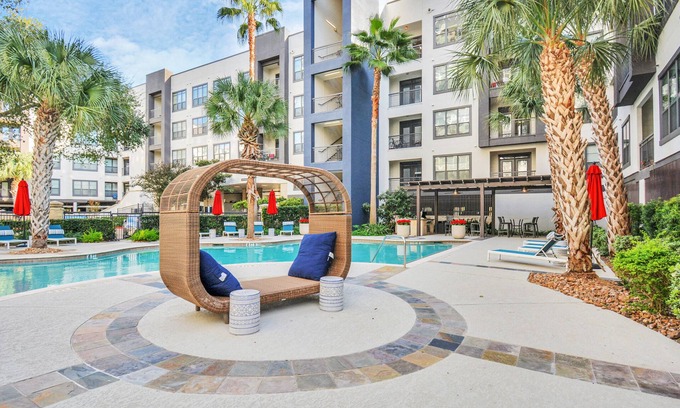 Willow Meadows/Willowbend Area Apartment | Elegant King Suite for Extended Stays in Galleria Area
