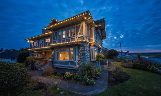 Fairfield Bed & Breakfast | Discover Dashwood Manor Seaside Bed & Breakfast Bliss