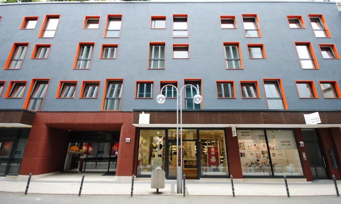 Old Town Apartment | Discover DASKöln: Top-Rated with Breakfast & Hot Tub