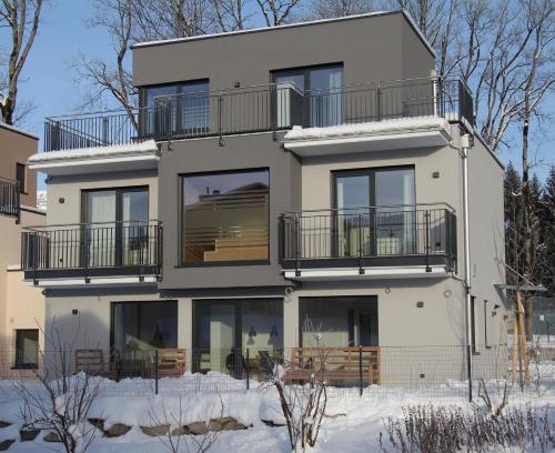 Saalfelden am Steinernen Meer Villa | Experience Daslichtenberg Eastside: Oceanfront Bliss Awaits