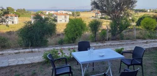 Datca Apartment | Oceanfront Retreat: Datça Muhteşem Ev 1 for Families