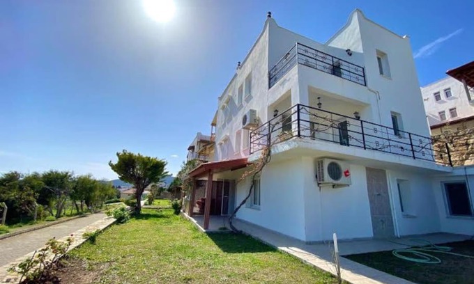Datca Villa | Oceanfront Retreat: Datça Muhteşem Ev 2 with Top Ratings