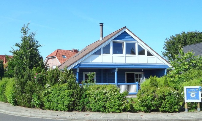 Kopperby House | Cozy Family Retreat with Sauna, Terrace & Ocean Views