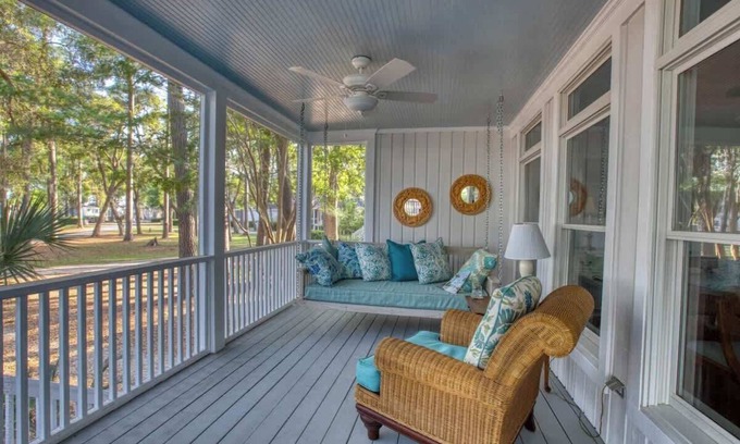 Melrose on the Beach Cottage | Inviting Cottage with Ocean View & Huge Porch for Relaxation