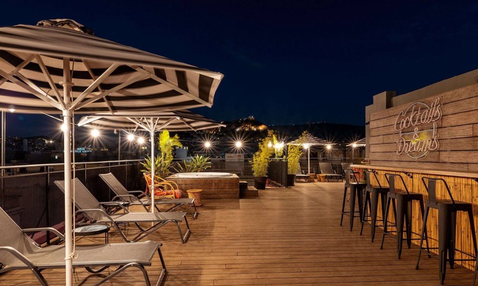 Omonia Hotel | Discover Dave Red Athens: Spa and Family-Friendly Retreat