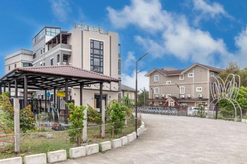 Wujie House | Relax at 大衛營農莊: Family-Friendly Retreat with Pool
