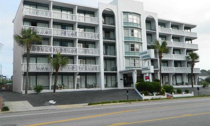 Myrtle Beach Hotel | Discover David's Landing: Family-Friendly with Pool & Hot Tub