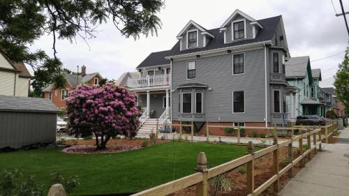 Somerville Bed & Breakfast | Guest Approved: Davis Square Inn with Family-Friendly Amenities